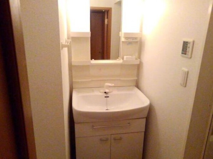 物件内観写真5　(洗面)