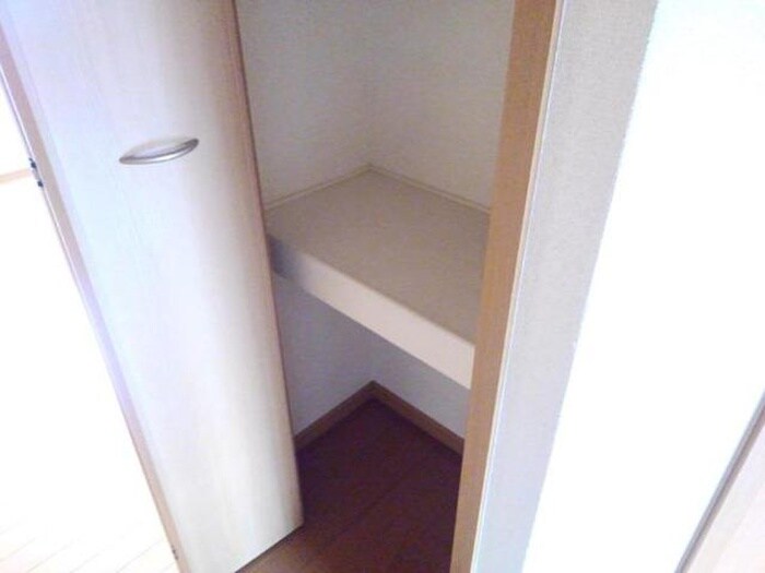 物件内観写真9　(収納)