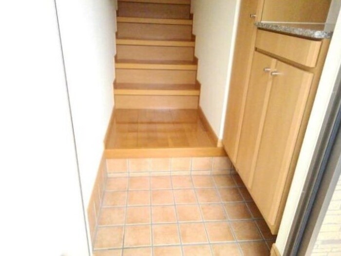 物件内観写真10　(玄関)