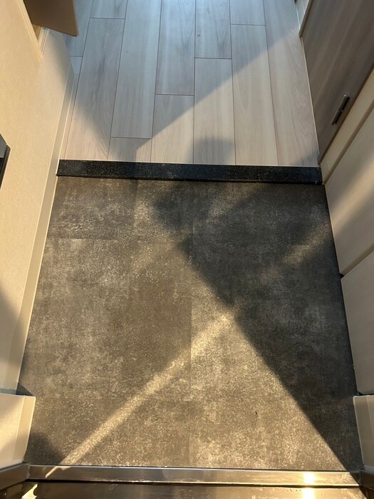 物件内観写真10　(玄関)