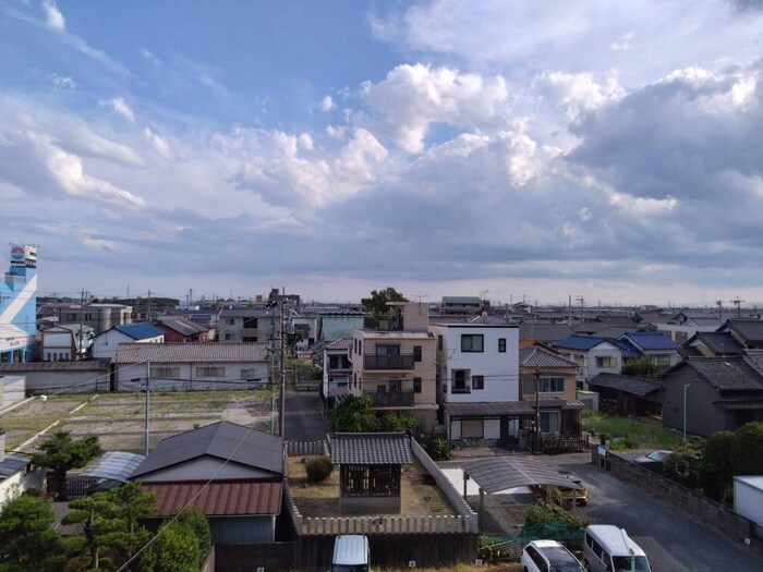 物件内観写真16　(室内からの展望)