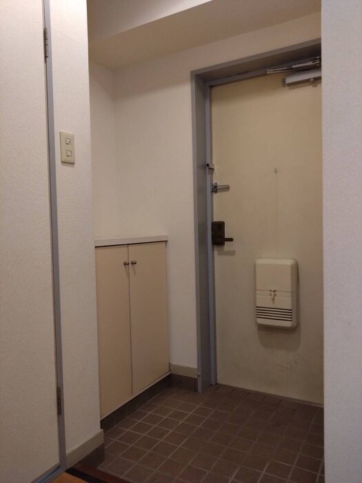 物件内観写真18　(玄関)