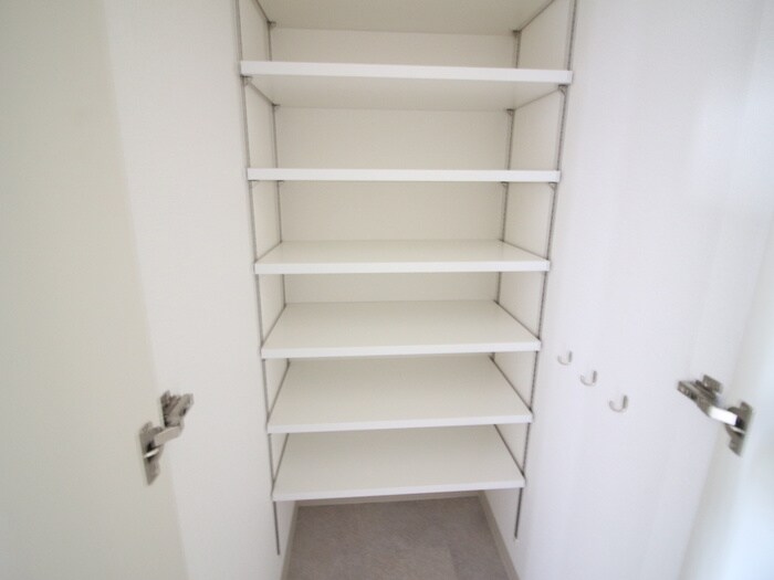 物件内観写真3　(靴箱)