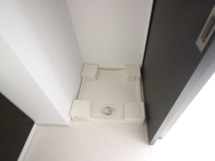 物件内観写真8　(洗濯機置場)