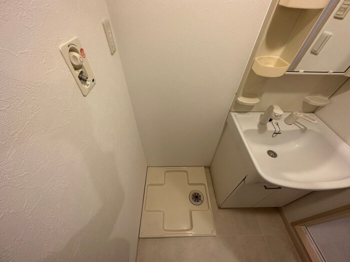 物件内観写真21　(洗濯機置場)