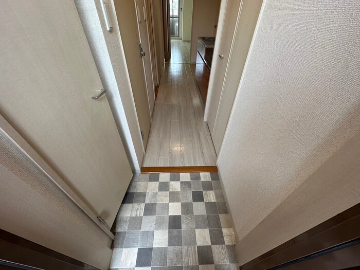 物件内観写真22　(玄関)