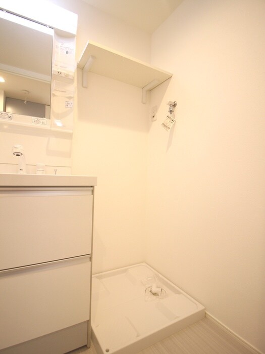 物件内観写真12　(洗濯機置場)