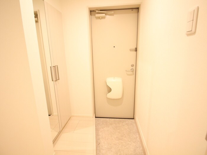 物件内観写真16　(玄関)