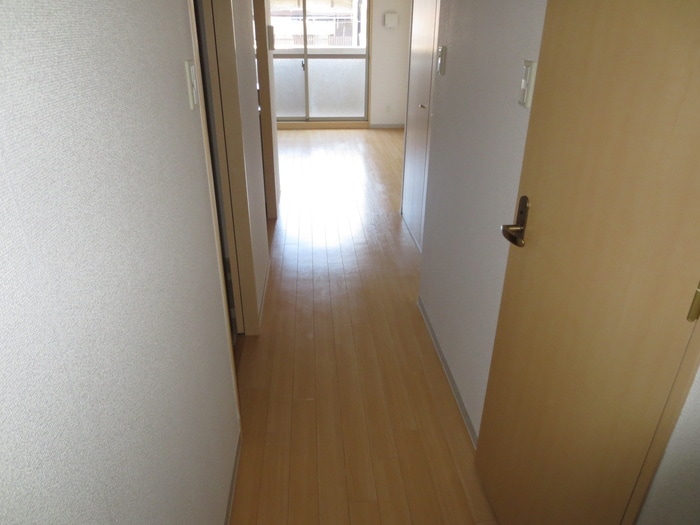 物件内観写真16　(廊下)