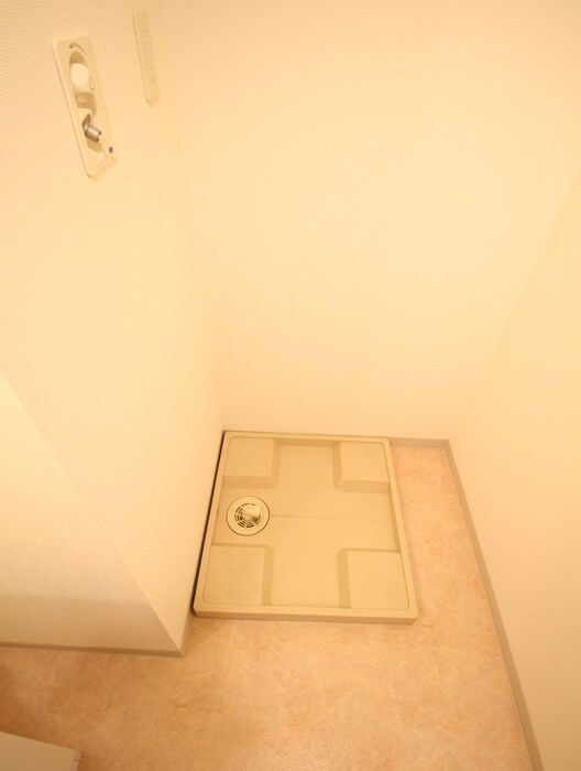 物件内観写真17　(洗濯機置場)