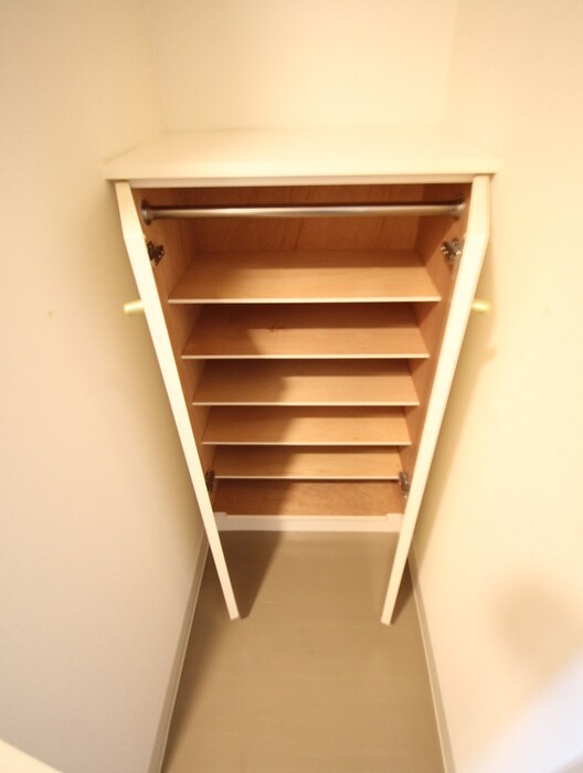 物件内観写真18　(靴箱)