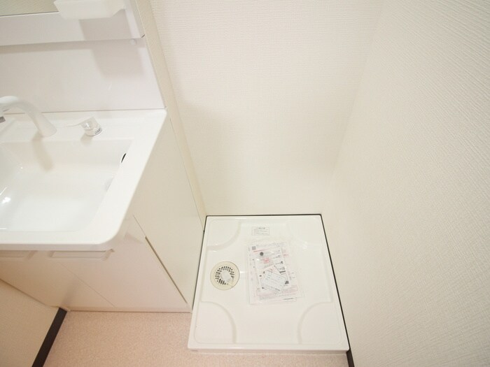 物件内観写真15　(洗濯機置場)