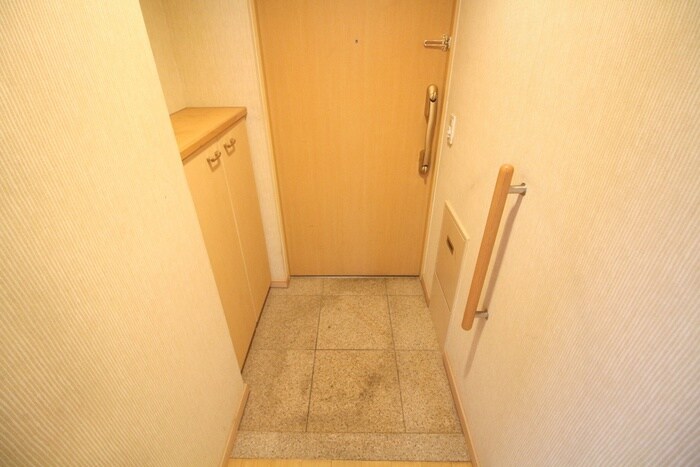 物件内観写真7　(玄関)