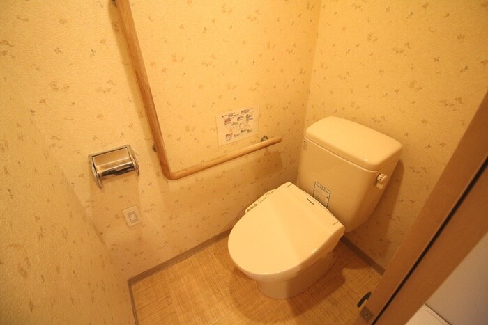 物件内観写真9　(トイレ)