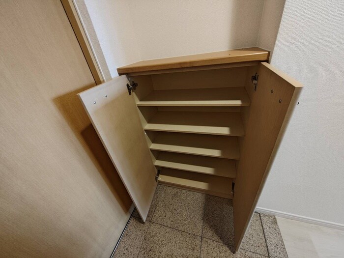 物件内観写真15　(靴箱)
