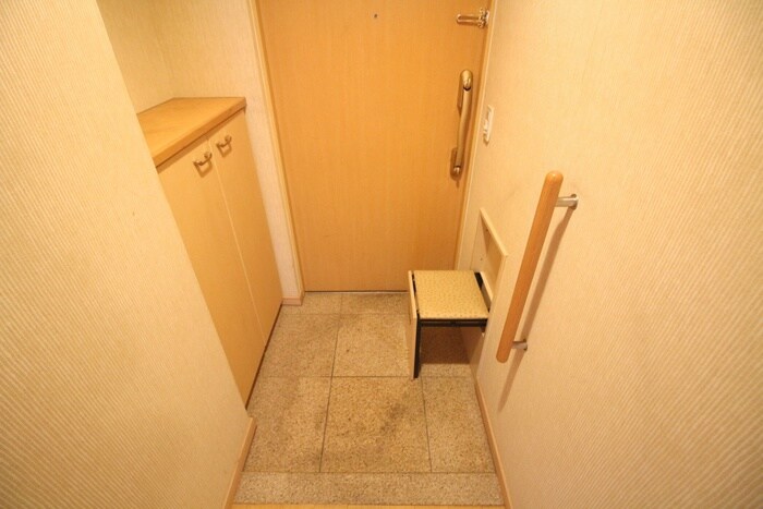 物件内観写真22　(玄関)