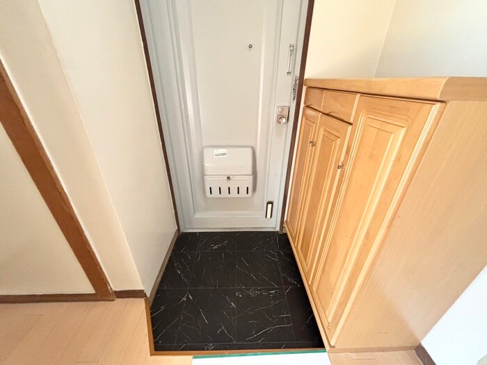 物件内観写真15　(玄関)