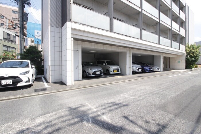 物件外観写真5　(駐車場)