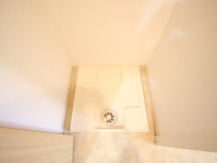 物件内観写真12　(洗濯機置場)