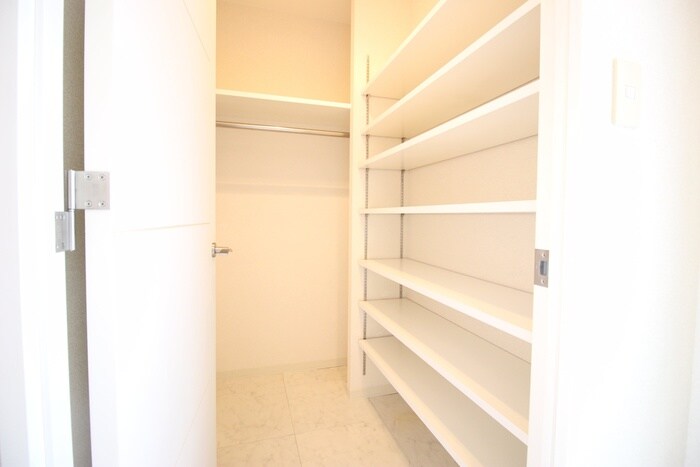 物件内観写真15　(靴箱)