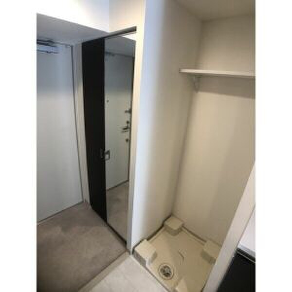 物件内観写真6　(洗濯機置場)