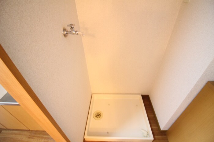 物件内観写真9　(洗濯機置場)