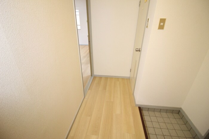 物件内観写真13　(玄関)