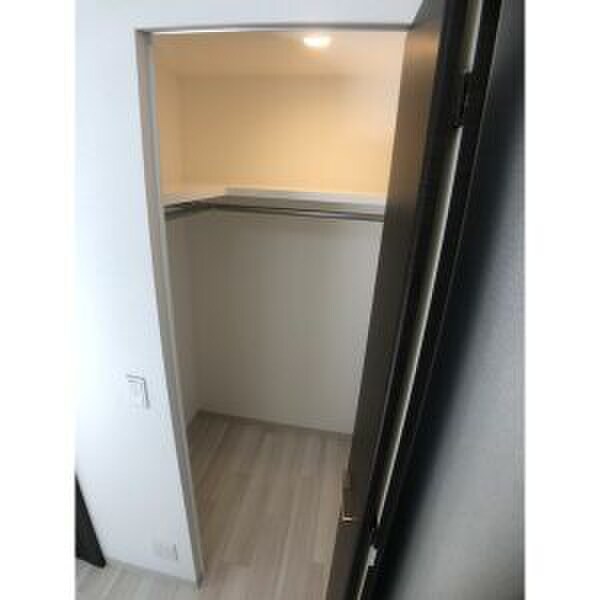 物件内観写真4　(収納)