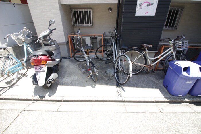 物件外観写真6　(駐輪場)