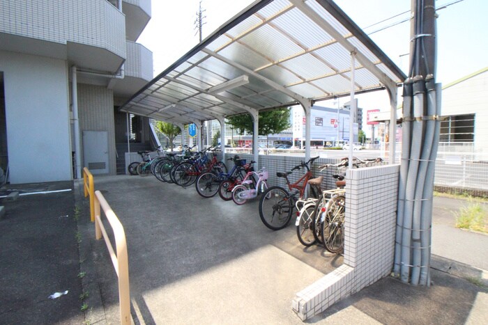 物件外観写真5　(駐輪場)