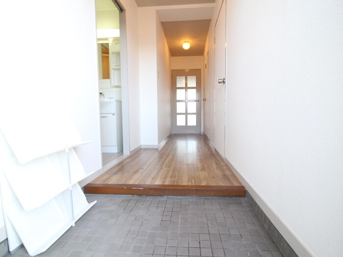 物件内観写真15　(玄関)