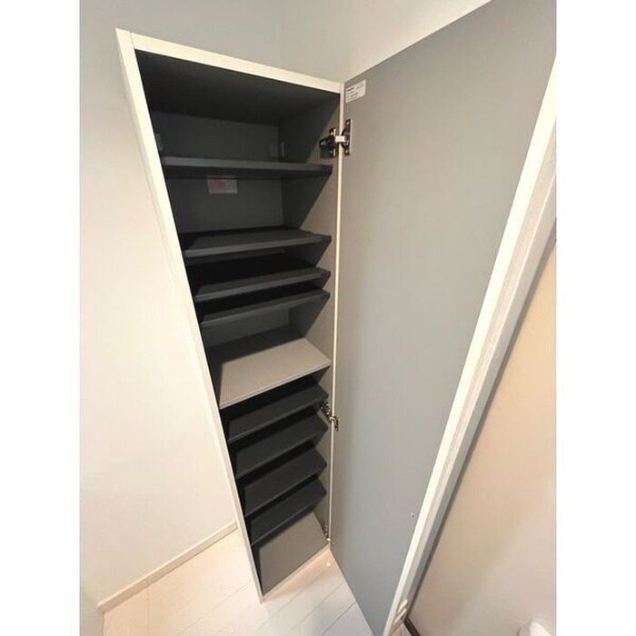 物件内観写真12　(靴箱)