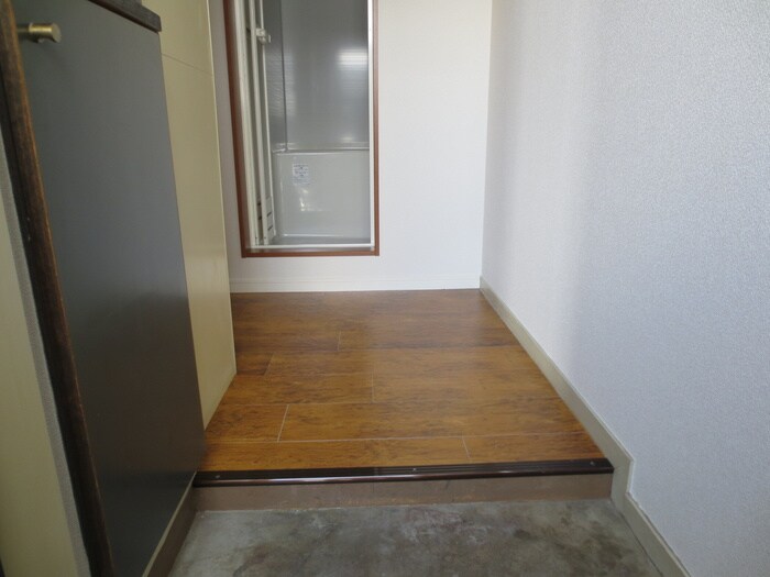 物件内観写真14　(玄関)