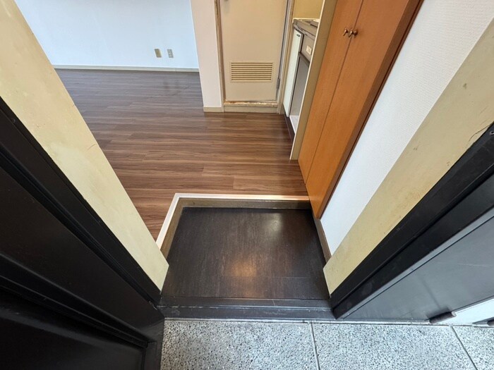 物件内観写真15　(玄関)