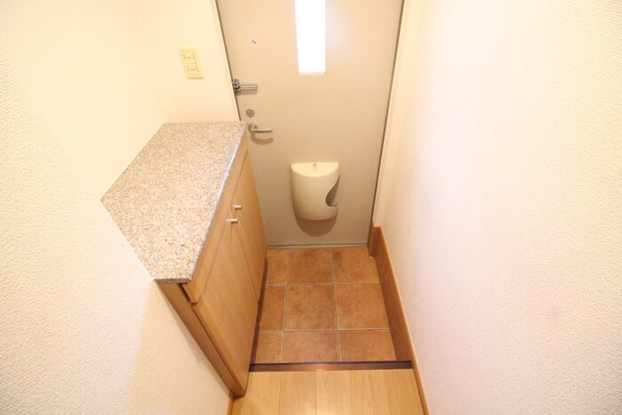 物件内観写真7　(玄関)