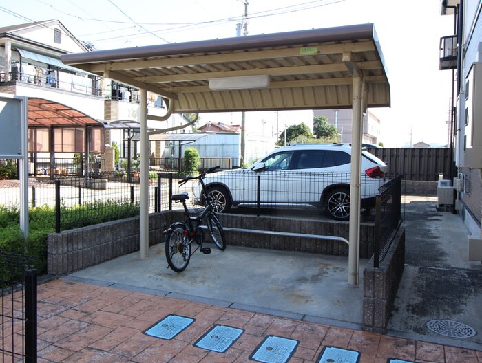 物件外観写真5　(駐輪場)