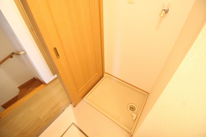 物件内観写真18　(洗濯機置場)