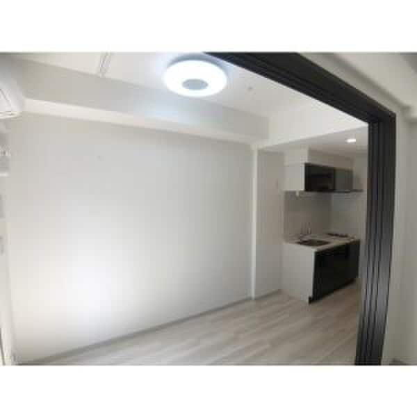 物件内観写真2　(居室)