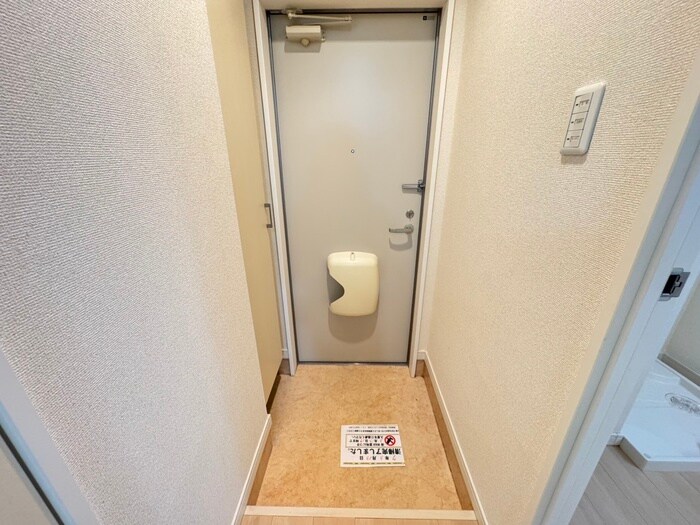 物件内観写真17　(玄関)