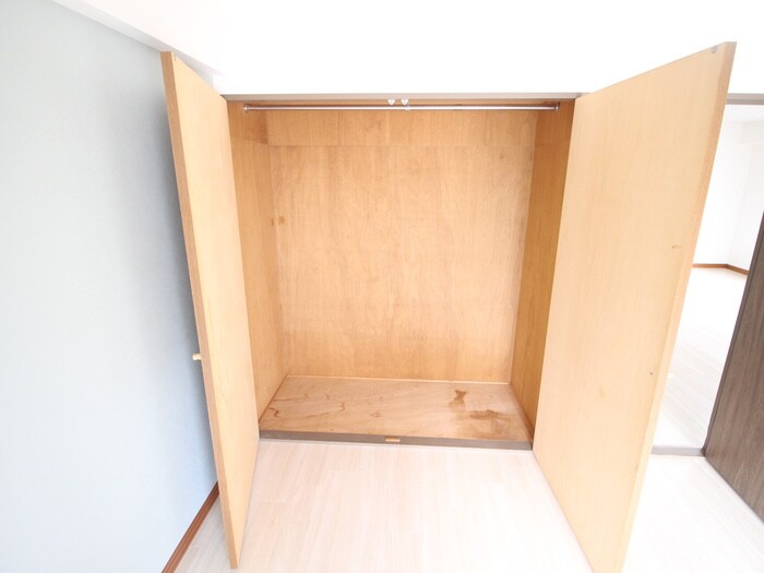 物件内観写真12　(収納)