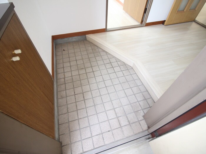 物件内観写真19　(玄関)