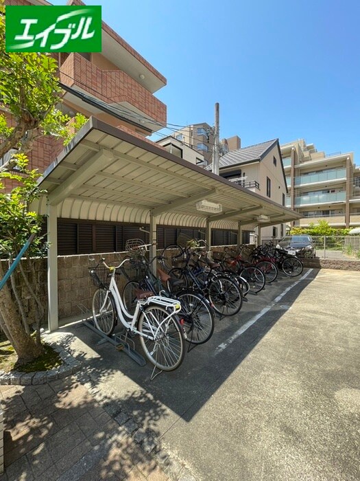 物件外観写真6　(駐輪場)