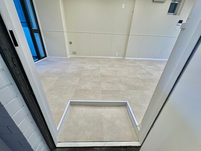 物件内観写真15　(玄関)