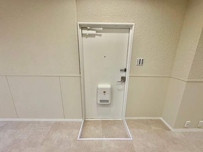 物件内観写真16　(玄関)