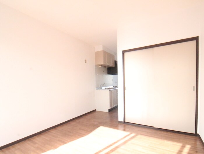 物件内観写真8　(居室)