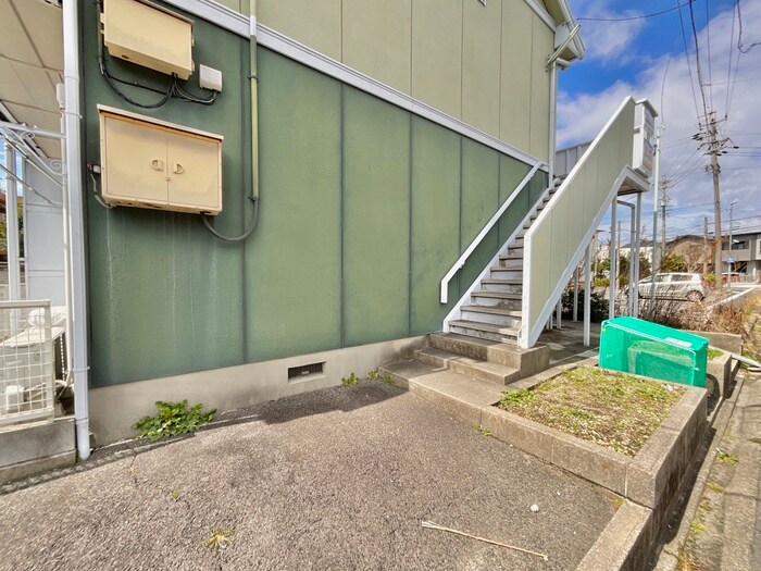 物件外観写真4　(エントランス部分)
