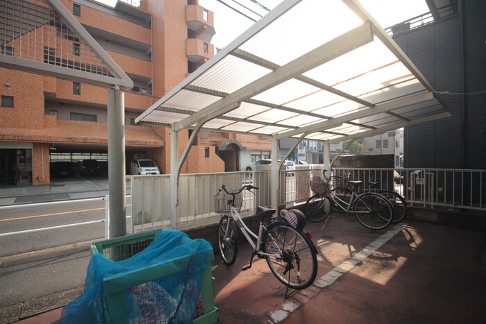 物件外観写真3　(駐輪場)