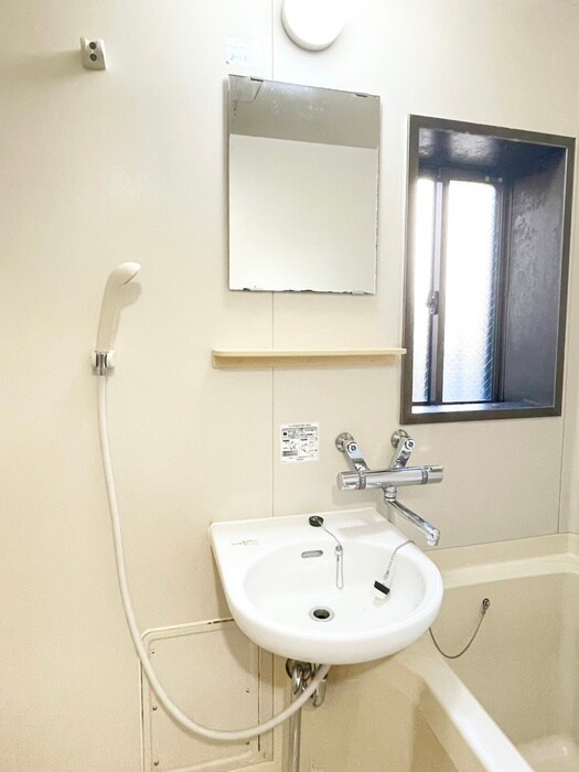 物件内観写真12　(洗面)