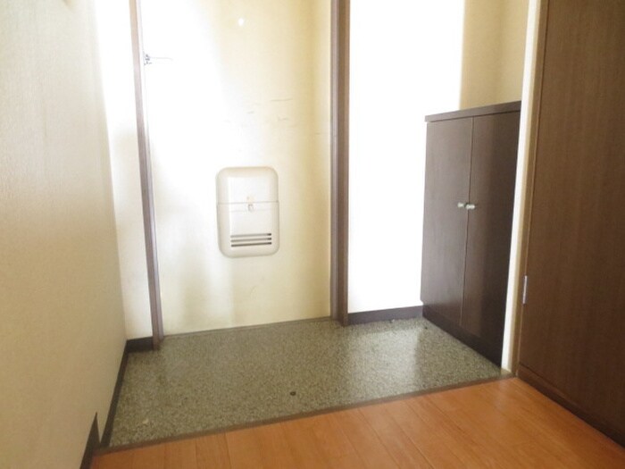 物件内観写真14　(玄関)