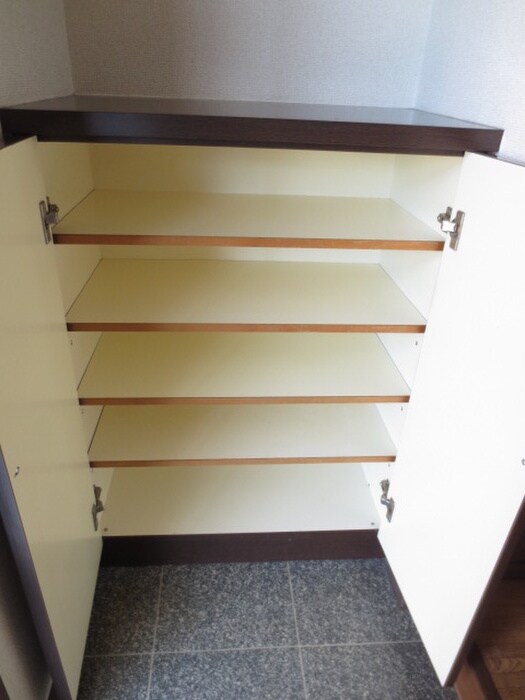 物件内観写真17　(靴箱)